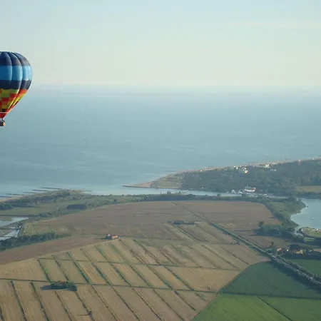 Comfy Flat 80m From The - Beahost