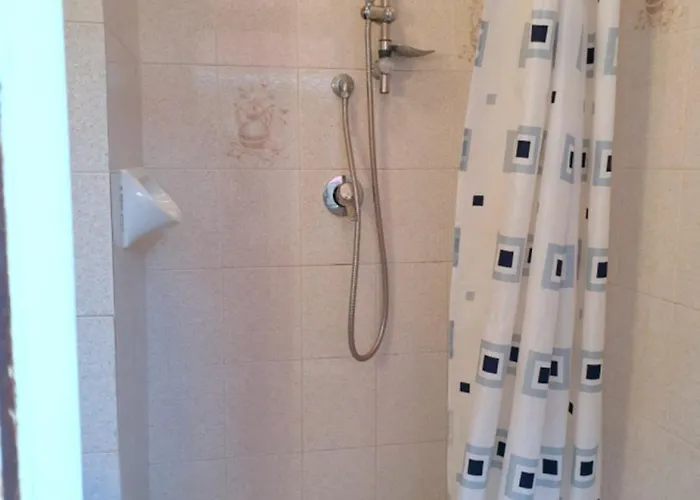 Comfy Flat 80m From The - Beahost