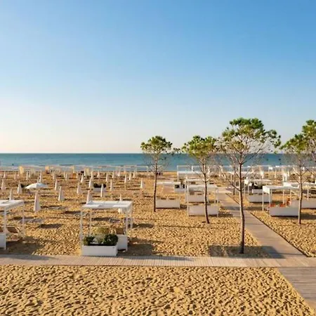 Comfy Flat 80m From The - Beahost Apartment Bibione
