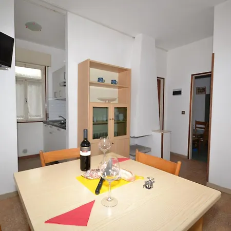 Comfy Flat 80m From The - Beahost